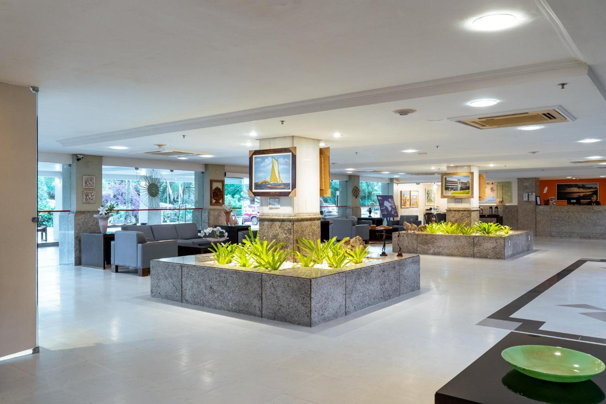 Bahia Plaza Hotel Busca-Vida Exterior foto
